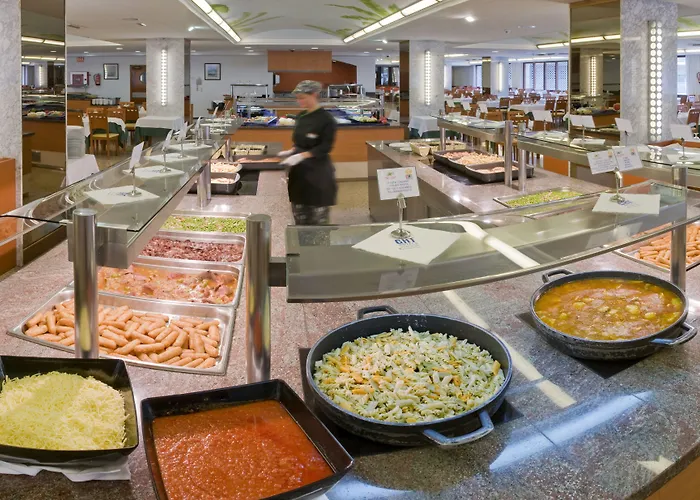 Ght Oasis Park & ホテル リョレート・デ・マル